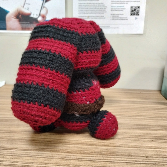 Deadpool bunny - Picture 2 of 3